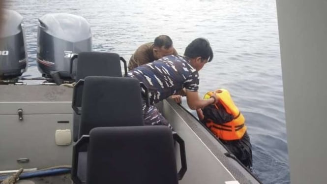 VIVA Militer: TNI AL selamatkan rombongan Bupati Morowali di Laut Sulteng