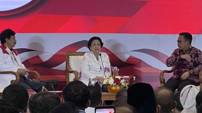Presiden kelima RI Megawati Soekarnoputri menyampaikan pidato kunci dalam acara bertajuk 
