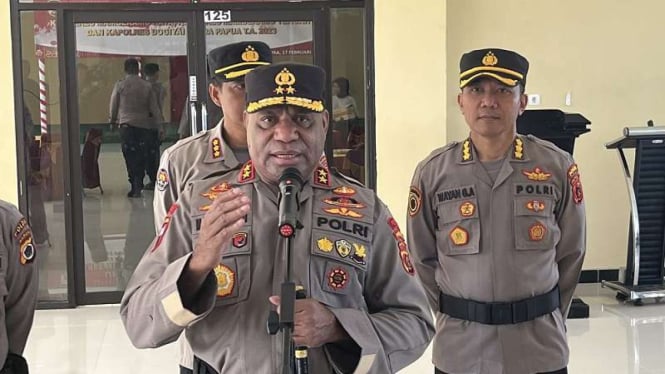 Kapolda Papua Irjen Pol Mathius Fakhiri di Mapolda Papua