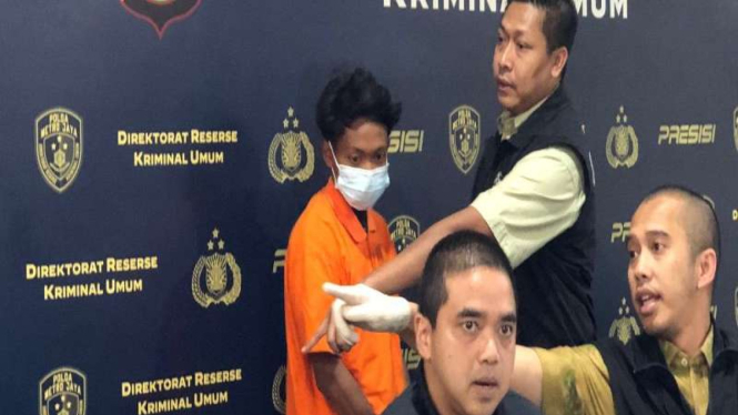 Polda Metro Jaya merilis kasus pembunuhan bos ayam goreng.