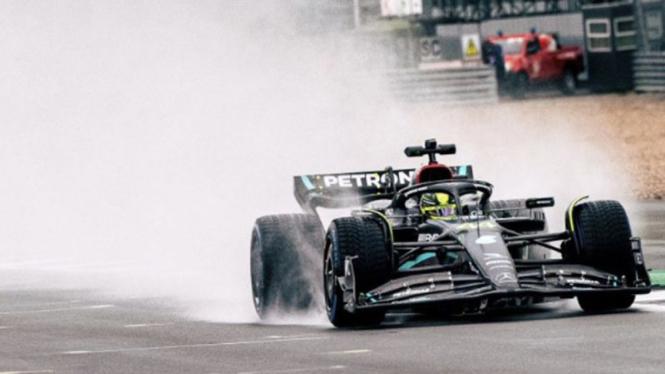 Uji coba W14 oleh Mercedes di Silverstone jelang uji coba pramusim F1 2023