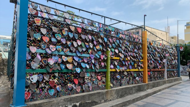 Wisata Gembok Cinta di Cheung Chau Hong Kong
