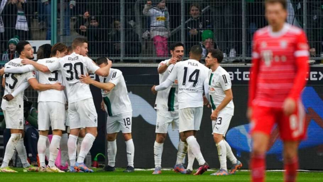 Pemain Borussia Moenchengladbach rayakan gol ke gawang Bayern Munich