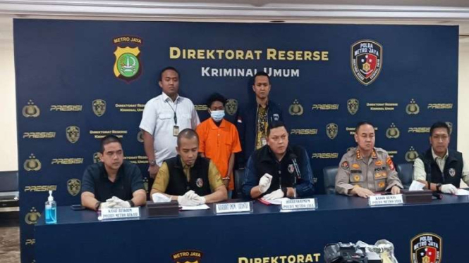 Dirreskrimum Polda Metro Jaya Kombes Hengki Haryadi saat rilis kasus pembunuhan