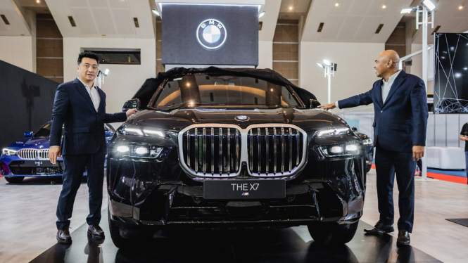 VIVA Otomotif: Booth BMW Astra di IIMS 2023