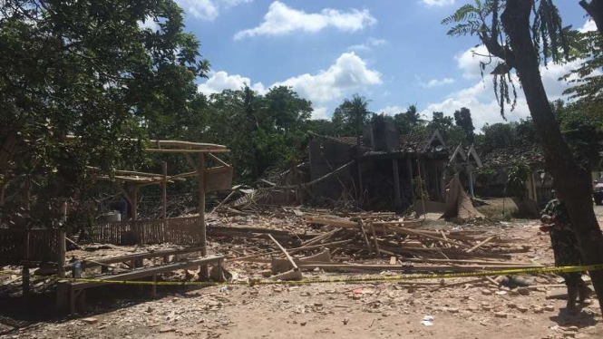 Ledakan petasan menghancurkan puluhan rumah di Blitar, Jawa Timur