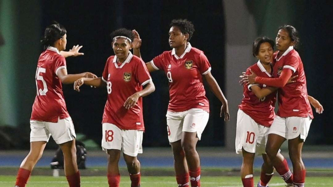 Pemain Timnas putri Indonesia rayakan gol