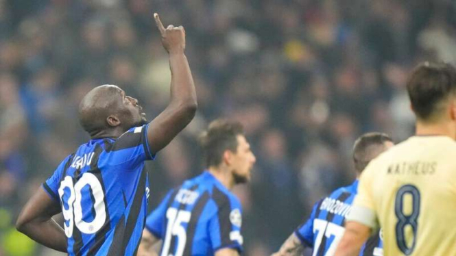 Pemain Inter Milan, Romelu Lukaku rayakan gol.