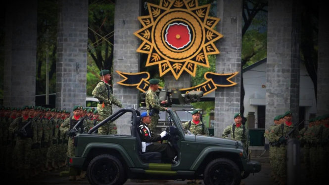 VIVA Militer: Penyerahan jabatan Komandan Brigif PR 8/TBS Kostrad.