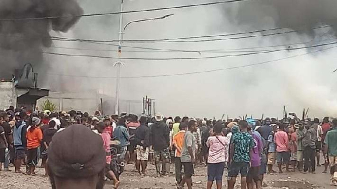 Massa membakar ruko di Kota Wamena, Kabupaten Jayawijaya, Provinsi Papua Pegunungan.