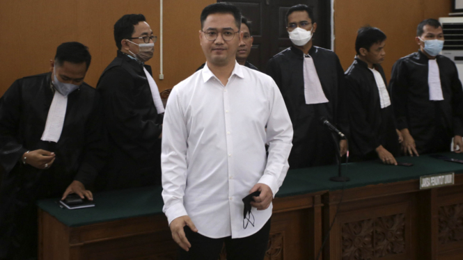 Irfan Widyanto saat jalani sidang vonis kasus perintangan penyidikan kematian Brigadir J.