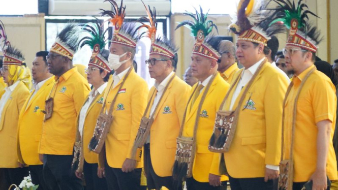 Ketum Golkar Airlangga Hartarto dan elite Golkar di Timika Papua.