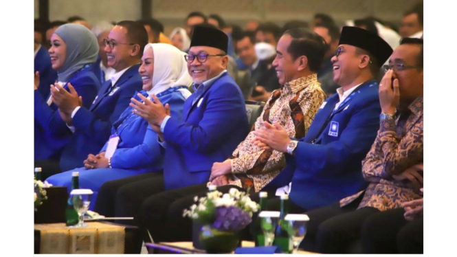 Presiden Jokowi bersama Ketum PAN Zulkifli Hasan