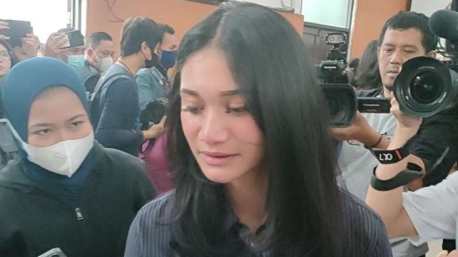Putri Dari Hendra Kurniawan di Pengadilan Negeri Jakarta Selatan