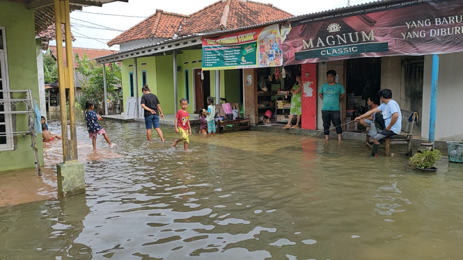 Rumah Terendam Banjir di Indramayu, Jawa Barat