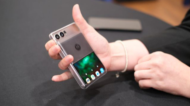 Motorola layar gulung.
