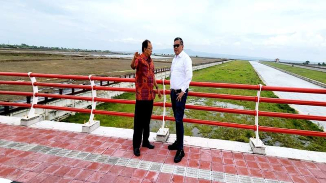 Gubernur Bali Wayan Koster dan Sekjen PDIP Hasto Kristiyanto