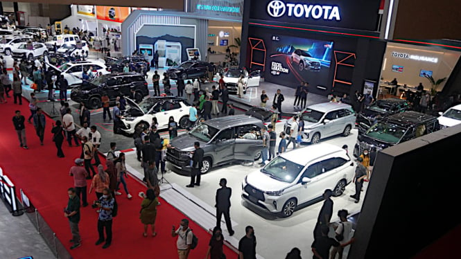 VIVA Otomotif: Booth Toyota di pameran IIMS 2023
