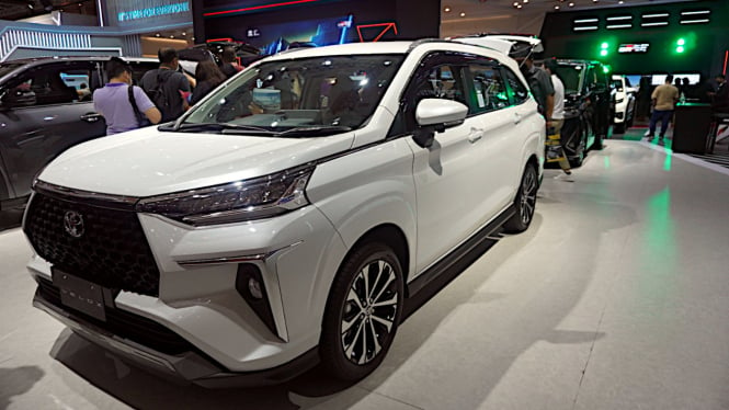 VIVA Otomotif: Toyota Veloz di pameran IIMS 2023