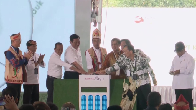 Presiden Joko Widodo di acara groundbreaking pembangunan PLTA Mentarang Induk 
