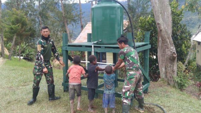 VIVA Militer: Pasukan Yonif Para Raider 305/Tengkorak di Mamba dan Sambili