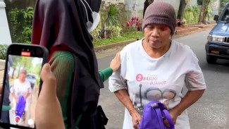 Ria Ricis Bagi-bagi Sembako dan Uang Jelang Ramadhan