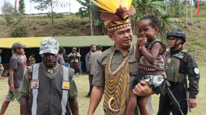 VIVA Military: Teniente General TNI Maruli Simanjuntak en Intan Jaya.