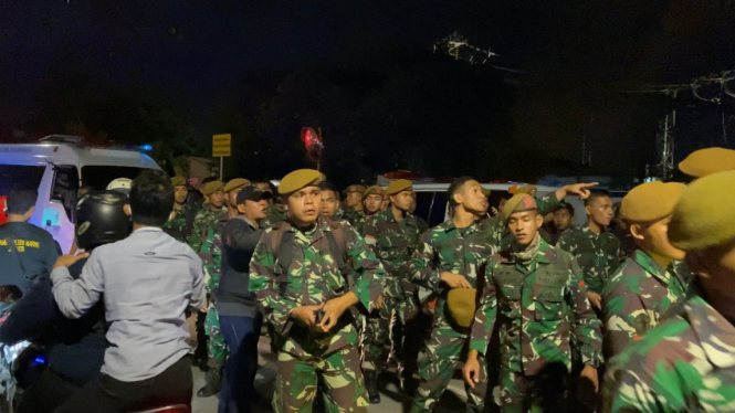 TNI AD dikerahkan bantu penanganan kebakaran di Pertamina Plumpang.