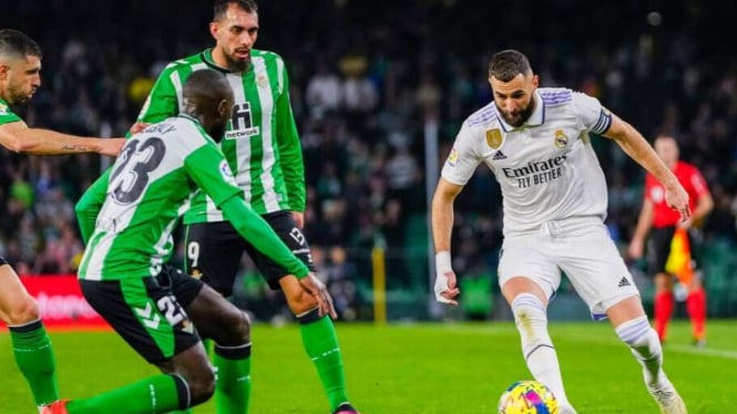 Pemain Real Madrid Karim Benzema saat melawan Real Betis