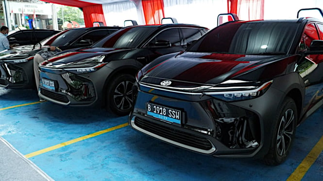 VIVA Otomotif: Mobil listrik Toyota bZ4X milik Kemenko Marves