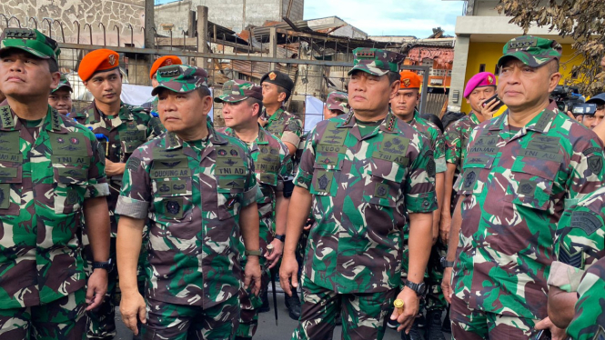 Panglima TNI Laksamana Yudo Margono bersama Kepala Staf 3 Matra di Plumpang