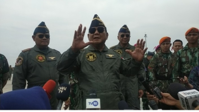 VIVA Militer: Menhan RI Prabowo Subianto di Lanud Halim Perdanakusuma
