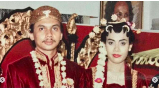 Tonny Sumartono dan Sri Mulyani Saat Menikah