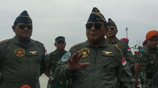 VIVA Militer: Menhan RI Prabowo Subianto bersama Panglima TNI dan KSAU