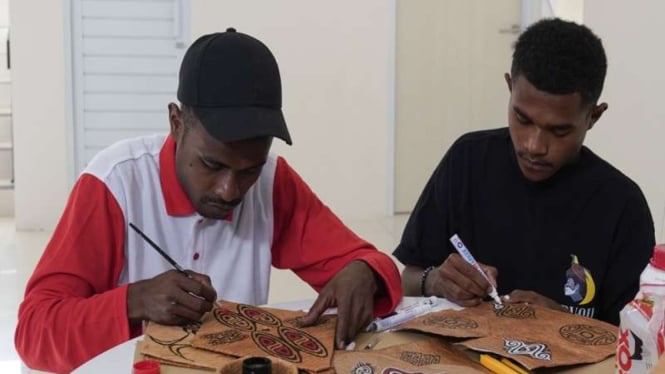 Papua Muda Inspiratif menggelar pelatihan pembuatan kriya