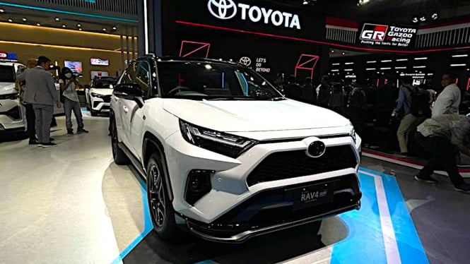 VIVA Otomotif: Toyota RAV4 PHEV GR Sport di pameran GJAW 2023