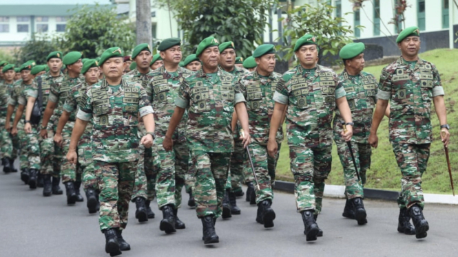 VIVA Militer: KSAD Jenderal TNI Dudung Abdurachman bersama para Komandan Satuan