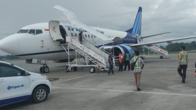 Pesawat Trigana Air di Bandara Nop Goliat Dekai, Yahukimo, Papua