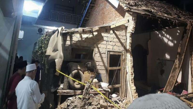 Kondisi rumah yang rusak akibat ledakan di Kasembon Malang