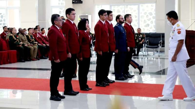 Hasto Kristiyanto raih predikat lulusan terbaik Universitas Pertahanan