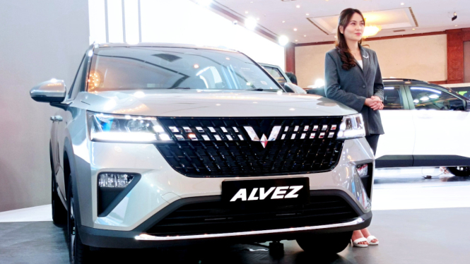 VIVA Otomotif: Wuling Alvez di pameran GJAW 2023