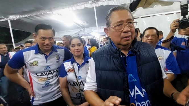 Susilo Bambang Yudhoyono saksikan laga LavAni di Proliga