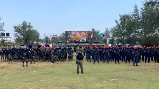 VIVA Militer: Pasukan elite TNI gelar Latgab Malindo bersama Passus Malaysia