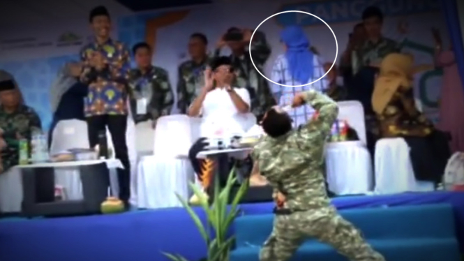 VIVA Militer: Aksi prajurit Yonif Mekanis 318/Adhirajasa Yudha, Kostrad, TNI.