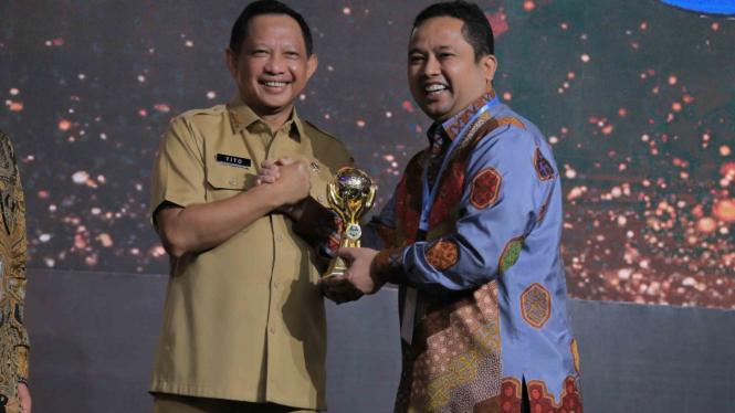 Menteri Dalam Negeri Tito Karnavian dan Wali Kota Tangerang Arief R. Wismansyah
