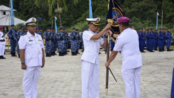 VIVA Militer: Danlantamal III Lantik Kolonel Lau Nizarudin jadi Danlanal Lampung
