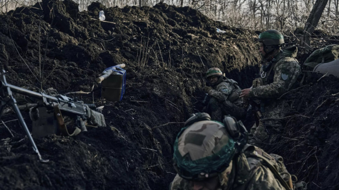 Ukrainian soldiers are retreating in large numbers from the Eastern Front due to Russia’s excessive power