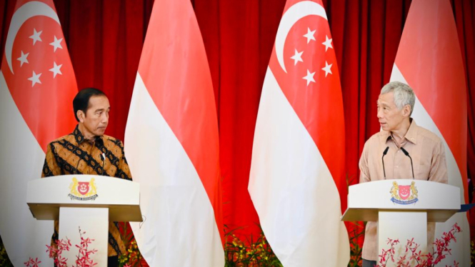 Presiden Jokowi bertemu dengan PM Singapura Lee Hsien Loong di Singapura