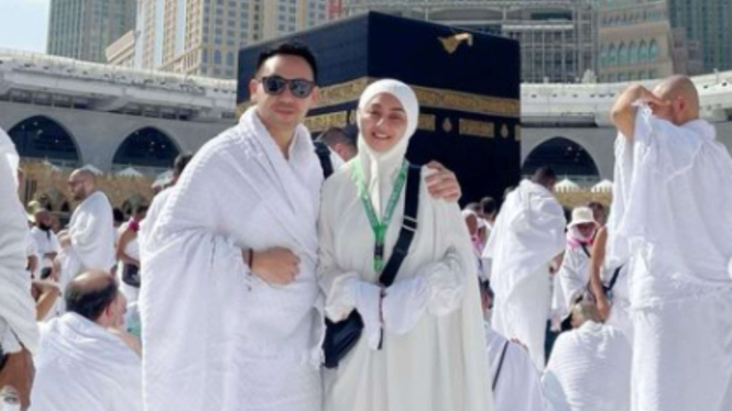 Janeta Janet dan Suami Umrah