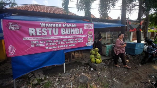 Warung makan Restu Bunda yang belum dibayar mandor masjid